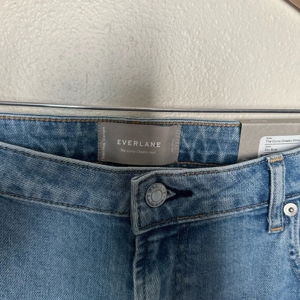 NWT EVERLANE The Curvy Women's 33 Cheeky Straight Light Wash Ankle Jean